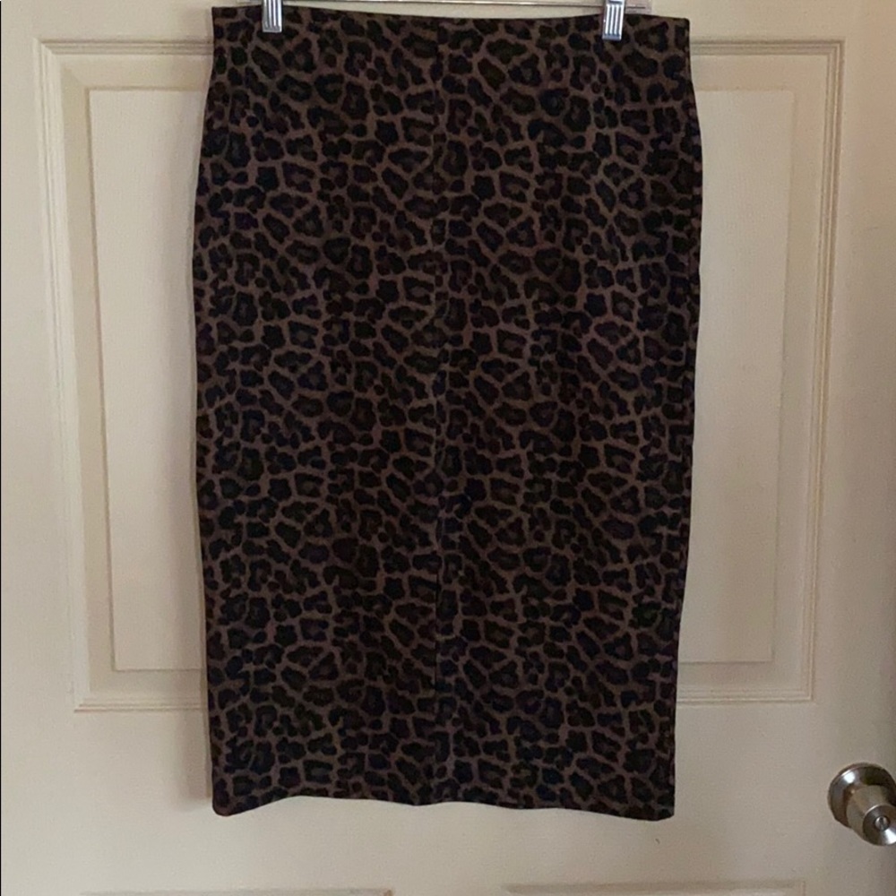 H&M Leopard pencil skirt